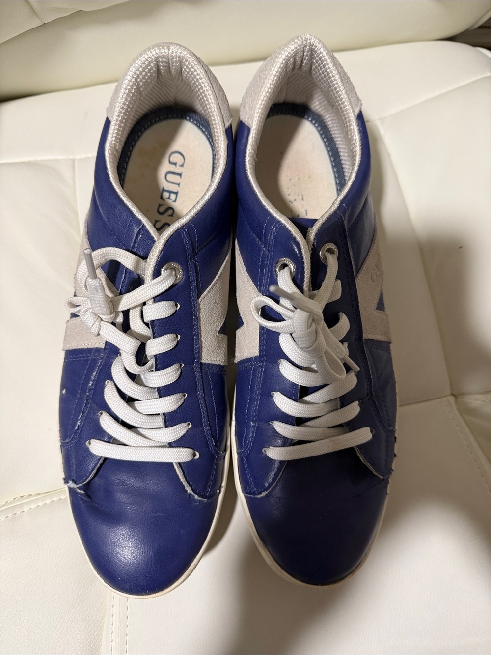 GUESS Men’s Navy Blue and White Low-Top Sneakers